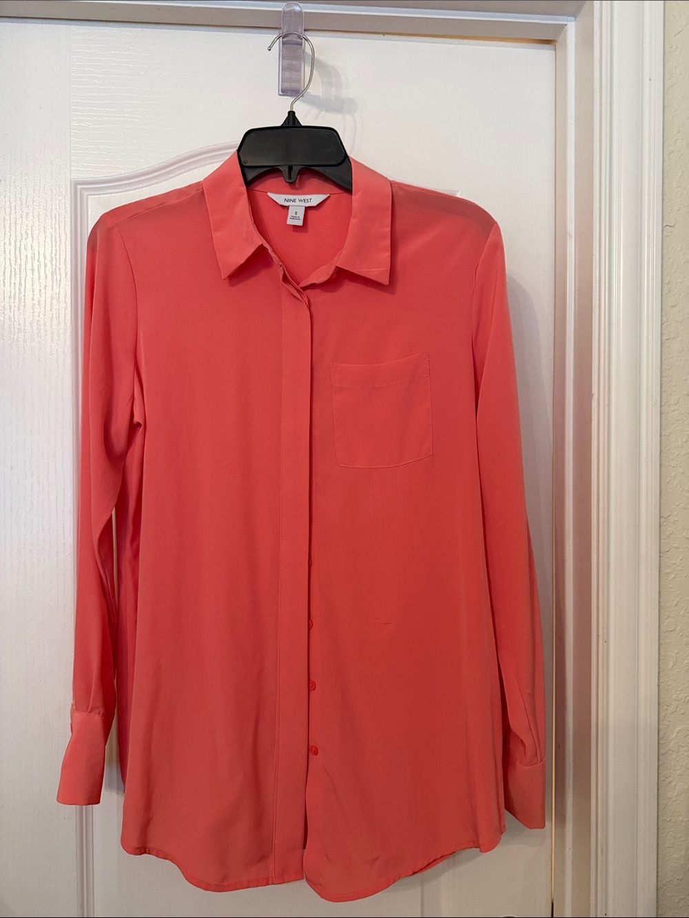 Nine West Coral Button-Front Top